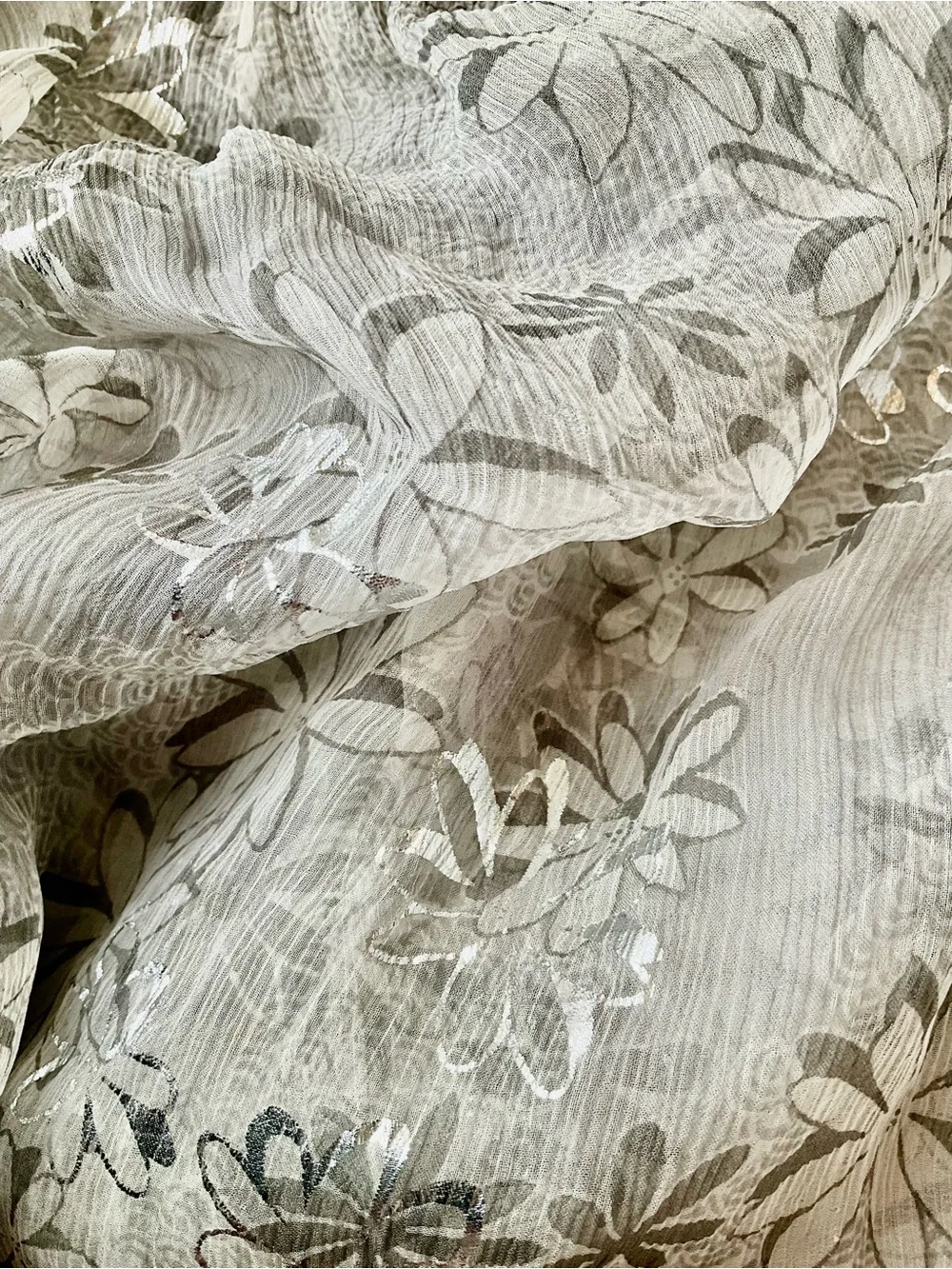 Gerard Darel Paris 100% Silk Floral Dress , Delicate Metallic Silver Threading 🩶